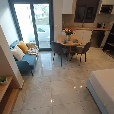 Nirea Tree View Apartman Faliráki