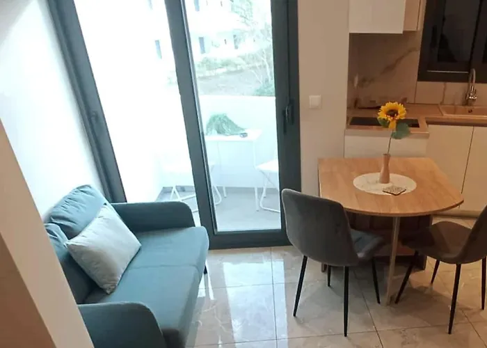 Nirea Tree View Appartement